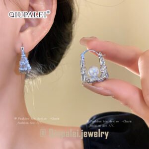 QIUPALEI | Mini Handbag Wonderland - Diamonds and pearls bag ear clips Fashion Focus
