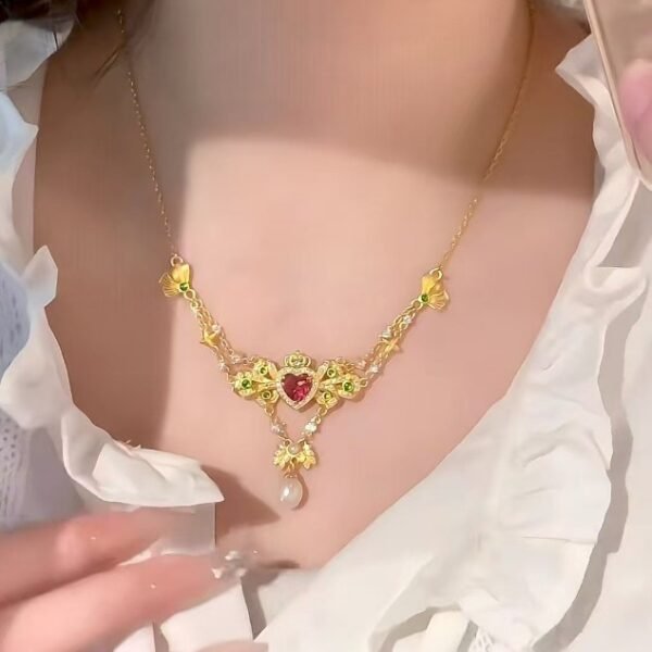 QIUPALEI | “Queen of Hearts” vintage court style necklace with delicate inlays and faux pearl embellishments for a romantic statement - Image 3